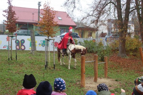 Příjezd svatého Martina na zahradu mateřské školy 2  