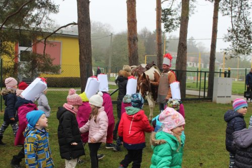 Příjezd svatého Martina na zahradu mateřské školy 12  