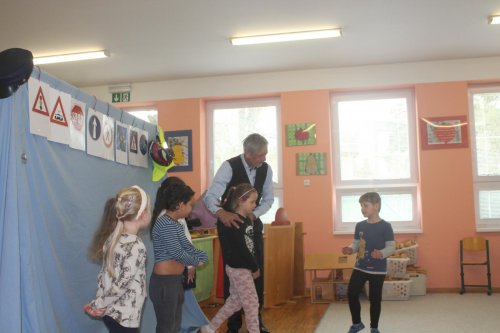 Bezpečně k cíli: Program školní prevence na téma dopravy 12  